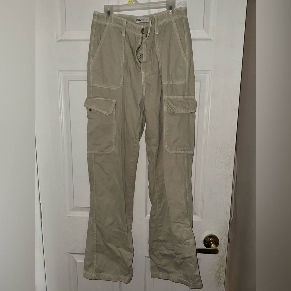 Zara tan cargos